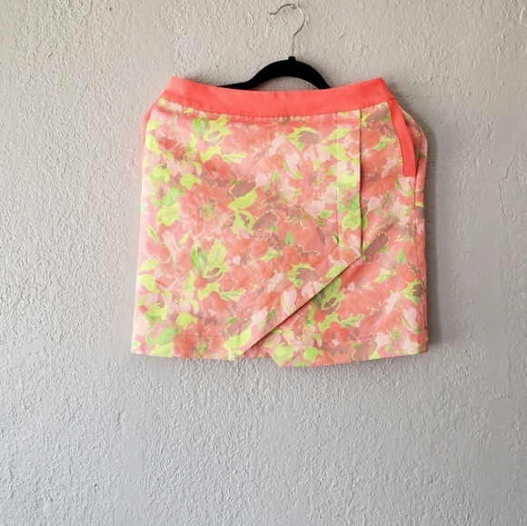 TED BAKER PINK FLORAL ASYMMETRICAL SKIRT...SIZE 0 - Picture 2 of 7